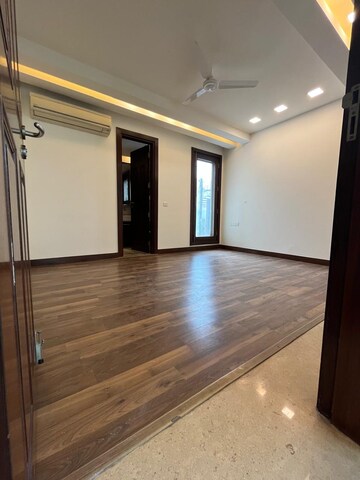 Room in 3 BHK Builder Floor at Vasant Vihar – for Rent