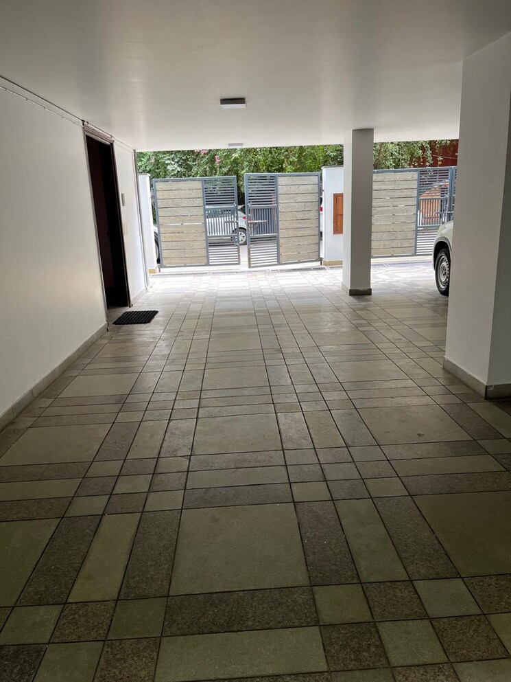  Parking, vasant vihar 3 Bedroom 2800 Sq.Ft. Builder Floor In Vasant Vihar Delhi 9173410