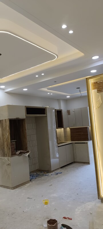 Building Lobby in 3 BHK Builder Floor at Meenakshi Garden – for Sale