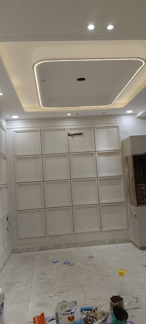 Building Lobby in 3 BHK Builder Floor at Meenakshi Garden – for Sale