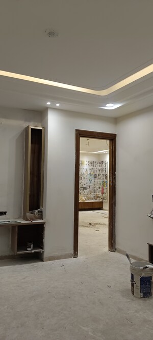 Building Lobby in 3 BHK Builder Floor at Meenakshi Garden – for Sale