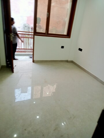 Room in 1 BHK Builder Floor at Neb Sarai – for Rent