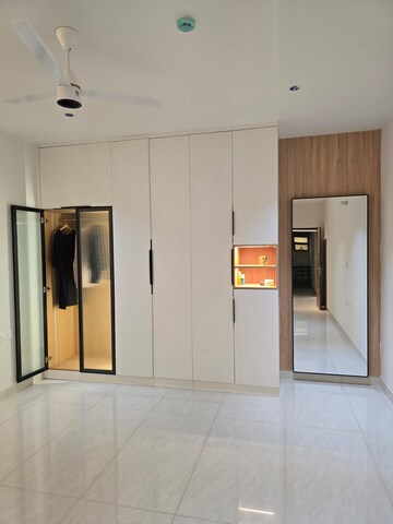 Room in 3 BHK Apartment at Prestige Beverly Hills, Kokapet – for Rent