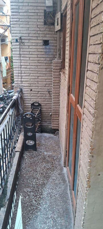 Balcony in 1 BHK Independent House at Sector 12 – for Rent