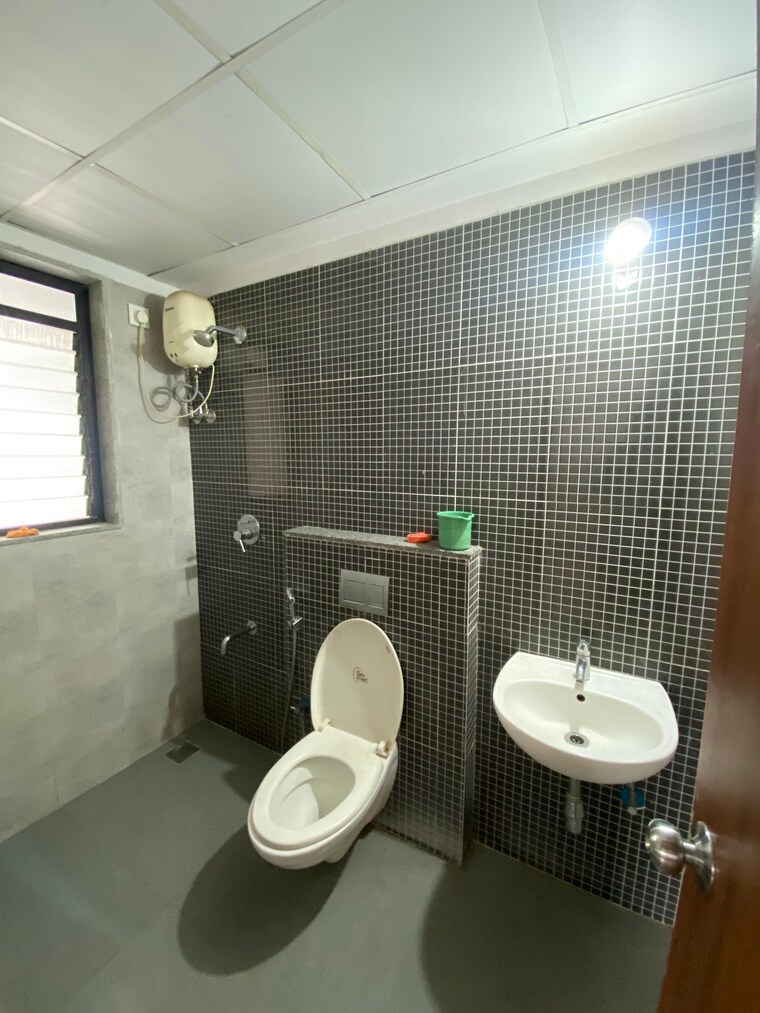 Bathroom, lodha-palava-downtown 2 Bedroom 990 Sq.Ft. Apartment In Dombivli East Thane 9173418