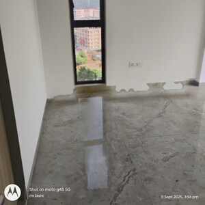 Room in 2 BHK Apartment at Viceroy Savana, Kandivali East – for Sale