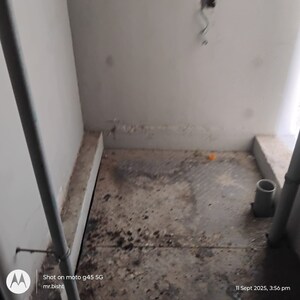 Attached Bathroom in 2 BHK Apartment at Viceroy Savana, Kandivali East – for Sale