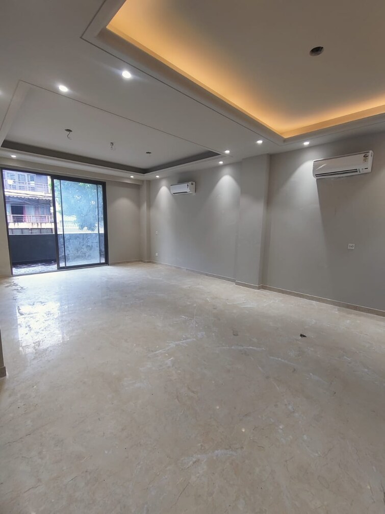 Cover Image, greater kailash i 3 Bedroom 200 Sq.Yd. Builder Floor In Greater Kailash I Delhi 9173577