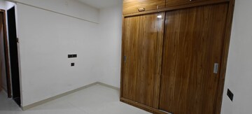 1 RK Apartment For Rent in UK Iridium, Kandivali East