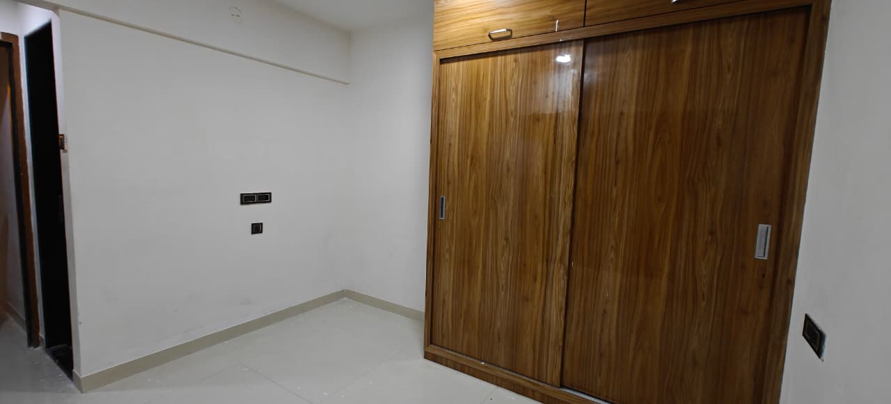 1 RkApartment For Rent in UK Iridium