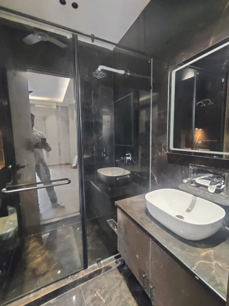 Team Area, greater kailash ii 4 Bedroom 300 Sq.Yd. Builder Floor In Greater Kailash ii Delhi 9173653