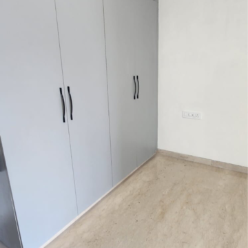 Room in 4 BHK Builder Floor at DLF Atria, Dlf Cyber City – for Rent