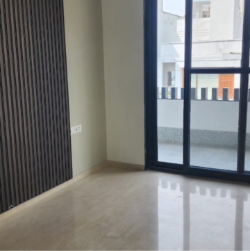 Room in 4 BHK Builder Floor at DLF Atria, Dlf Cyber City – for Rent