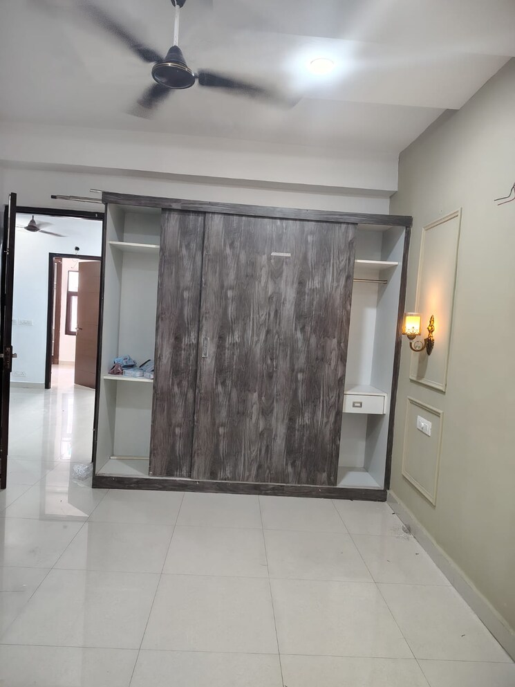 Other, pir machalla 3 Bedroom 1200 Sq.Ft. Builder Floor In Pir Machalla Zirakpur 9173767