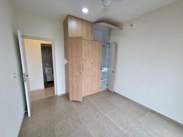 Room in 2 BHK Apartment at Kanakia Silicon Valley, Powai – for Rent
