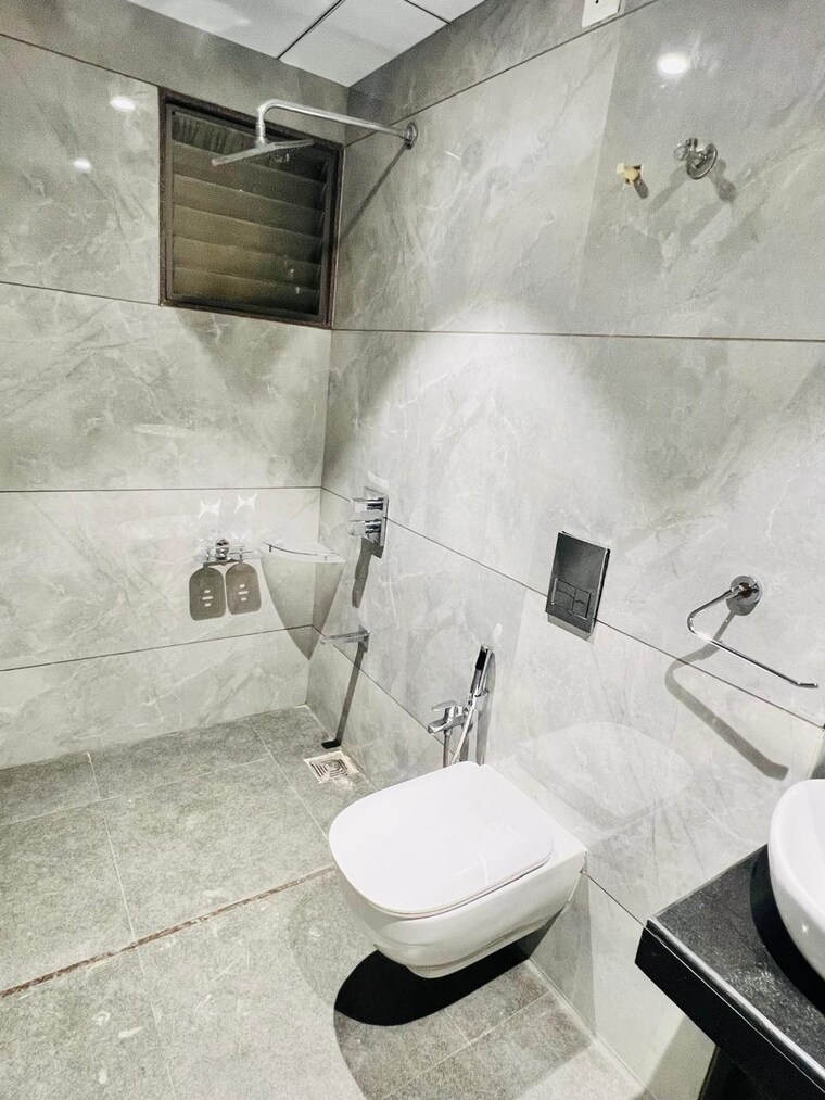 Bathroom, navrangpura 3 Bedroom 2580 Sq.Ft. Apartment In Navrangpura Ahmedabad 9173649