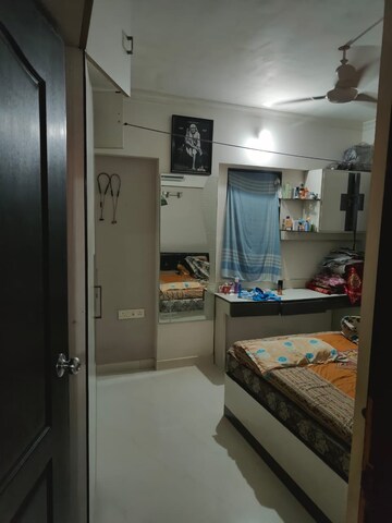 Room in 2 BHK Apartment at Ramdev AMI Drashti, Dahisar East – for Rent