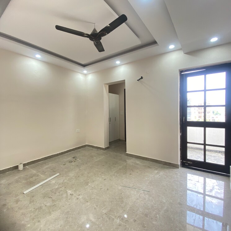 Room, sector 85 4 Bedroom 327 Sq.Yd. Apartment In Sector 85 Faridabad 9174092