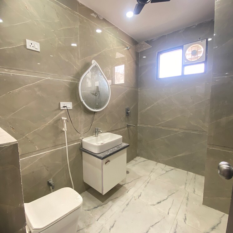 Bathroom, sector 85 4 Bedroom 327 Sq.Yd. Apartment In Sector 85 Faridabad 9174092