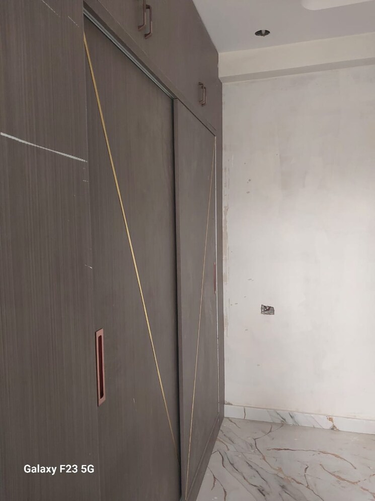 undefined, sector 73 3 Bedroom 1500 Sq.Ft. Apartment In Sector 73 Noida 9174239