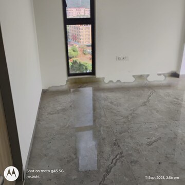 Room in 2 BHK Apartment at Viceroy Savana, Kandivali East – for Rent