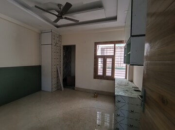 Living Room in 3 BHK Builder Floor at Green Fields Colony – for Rent