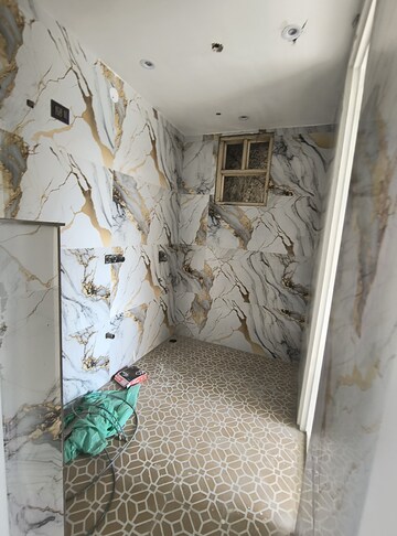 Attached Bathroom in 3 BHK Builder Floor at Green Fields Colony – for Rent