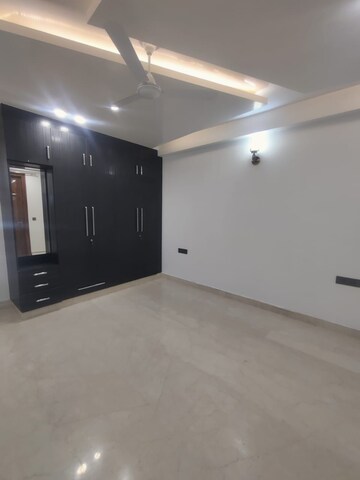 Room in 3 BHK Builder Floor at Greater Kailash Part 3 – for Sale