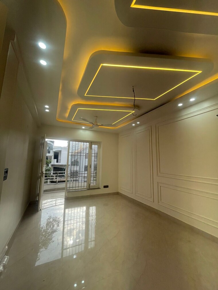 Room, green fields colony 4 Bedroom 400 Sq.Yd. Builder Floor In Green Fields Colony Faridabad 9174031