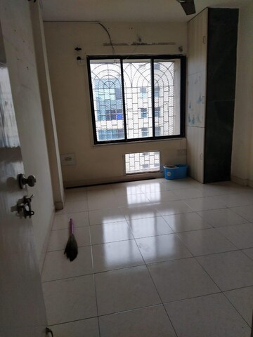 Room in 2 BHK Apartment at Shiv Om CHS, Chandivali – for Rent