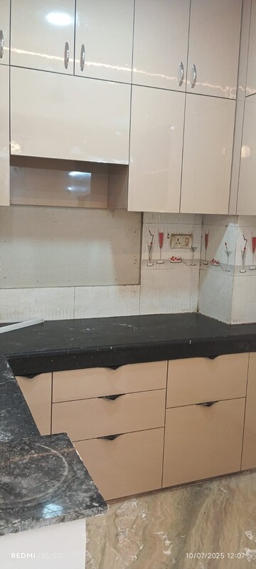 Kitchen in 1 BHK Apartment at Shalimar Garden – for Sale