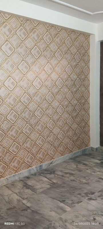 Room in 1 BHK Apartment at Shalimar Garden – for Sale