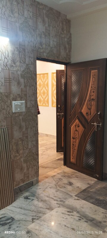 Bathroom in 2 BHK Apartment at Shalimar Garden – for Sale