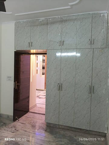 Building Lobby in 3 BHK Apartment at Shalimar Garden – for Sale