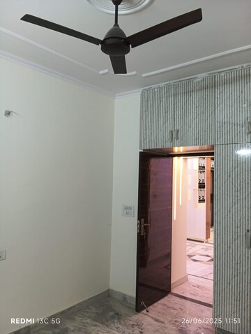 Building Lobby in 3 BHK Apartment at Shalimar Garden – for Sale