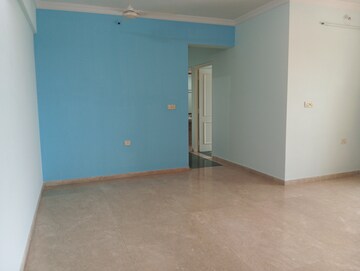 Room in 2 BHK Apartment at Hiranandani Meadows, Manpada – for Rent