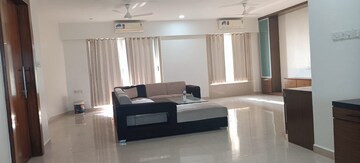 Living Room in 3 BHK Apartment at Tardeo – for Rent
