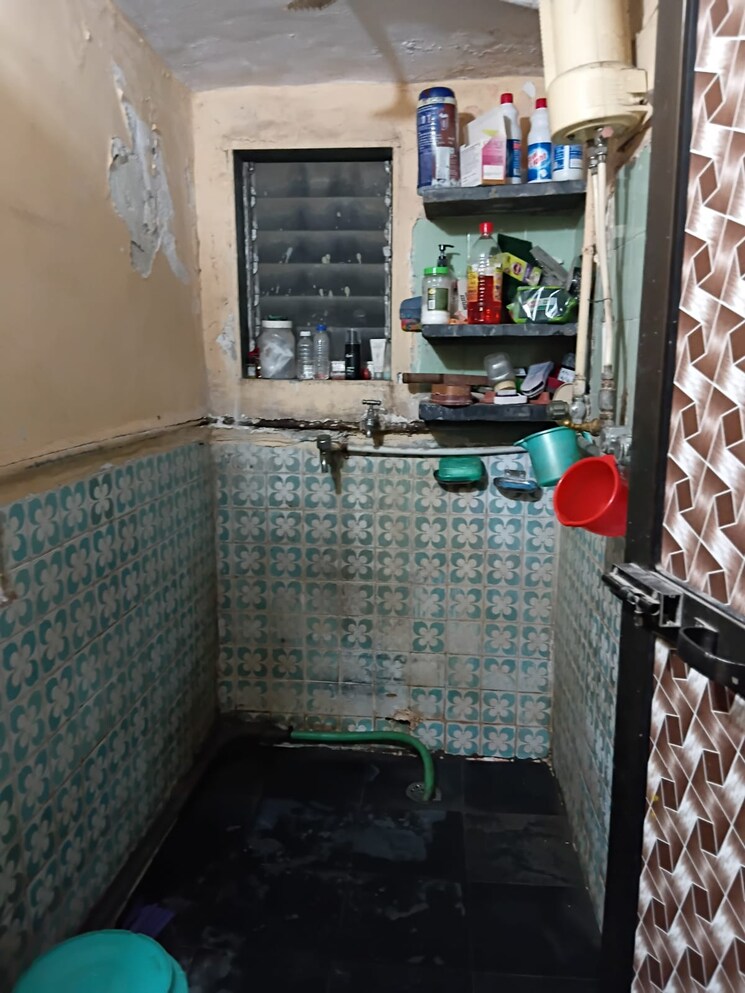 Bathroom, shri-punit-nagar-chs 1 RK 370 Sq.Ft. Apartment In Borivali West Mumbai 9174116
