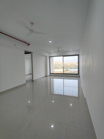 Room in 3 BHK Apartment at Sunteck City Avenue 4, Goregaon West – for Rent