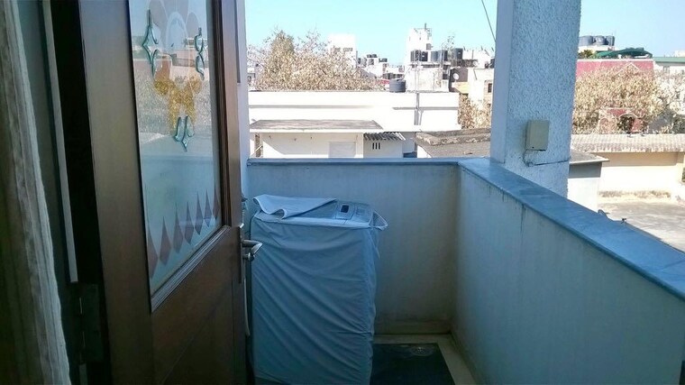 Balcony, saket 2 Bedroom 100 Sq.Yd. Builder Floor In Saket Delhi 9174218