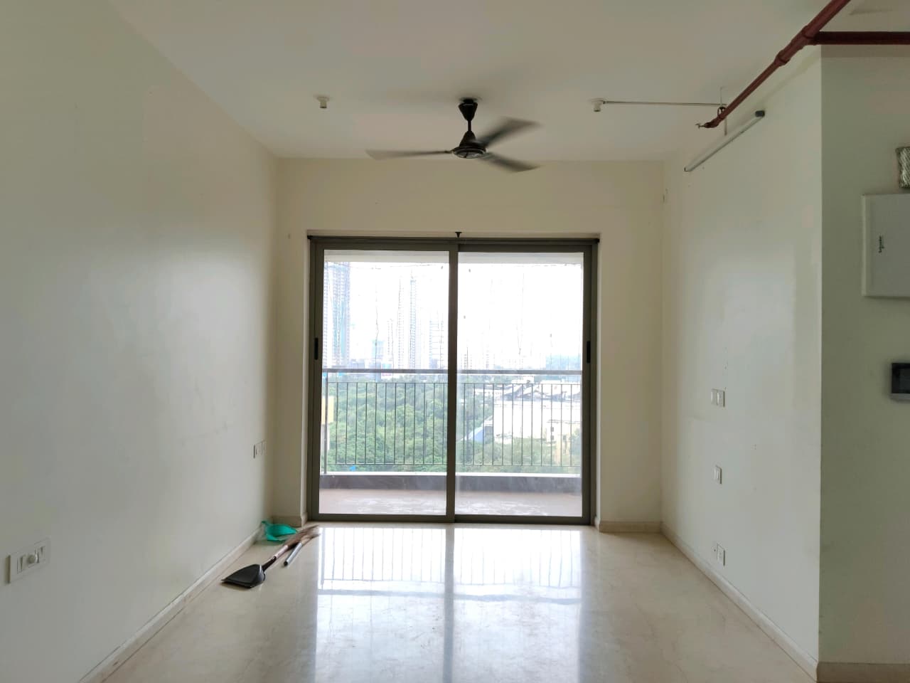 2 BHK + Extra Room Apartment For Rent in Kalpataru Paramount