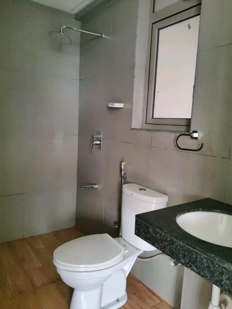 Bathroom, kalpataru-paramount 2 Bedroom 711 Sq.Ft. Apartment In Kapur Bawdi Thane 9174232