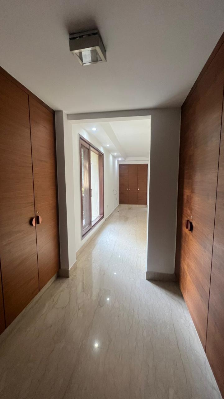 4 BHK + Pooja Room,Servant Room Builder Floor For Rent in Maharani Bagh