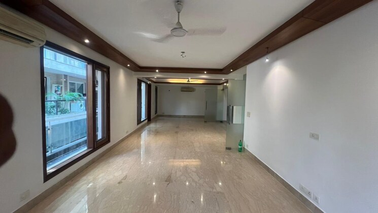 Room, maharani bagh 4 Bedroom 7200 Sq.Ft. Builder Floor In Maharani Bagh Delhi 9174263