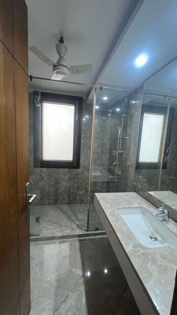 Building Lobby in 4 BHK Builder Floor at Maharani Bagh – for Rent