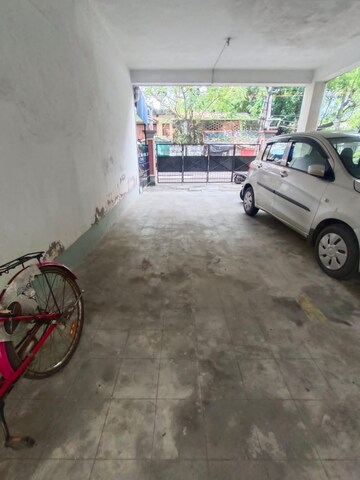 Parking in 2 BHK Builder Floor at Sirity – for Sale