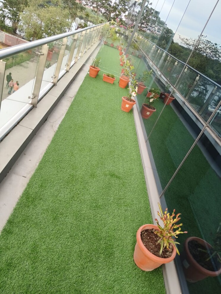 Balcony, em bypass Commercial Office Space 1750 Sq.Ft. In Em Bypass Kolkata 9174231