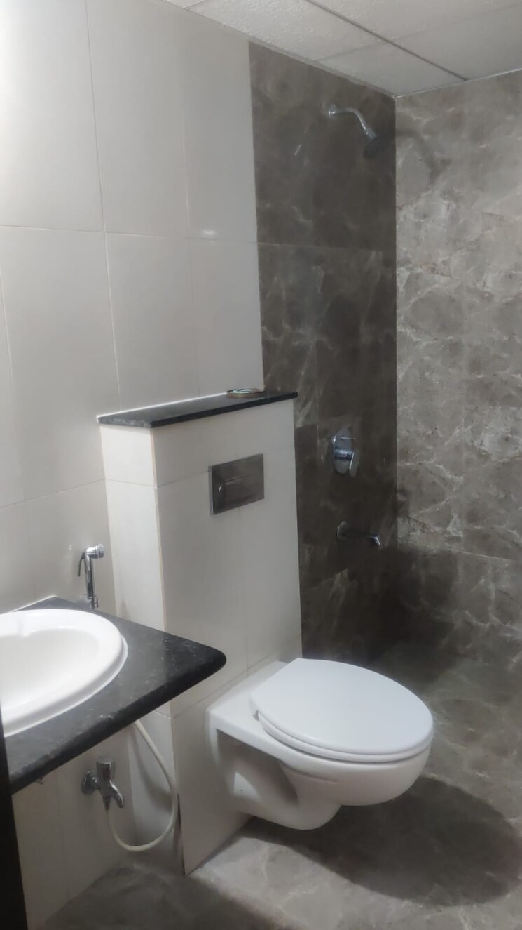 Bathroom, kolte-patil-life-republic 2.5 Bedroom 990 Sq.Ft. Apartment In Hinjewadi Pune 9174311