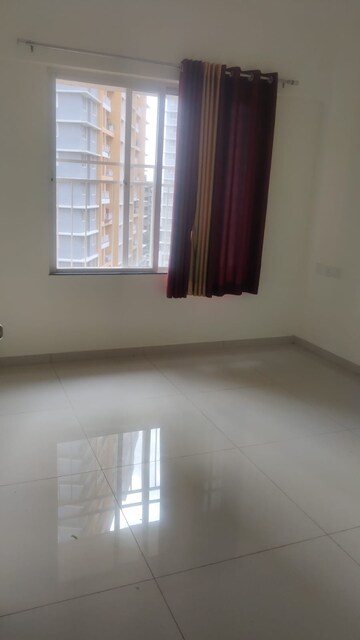 Room in 2.5 BHK Apartment at Kolte Patil Life Republic, Hinjewadi – for Rent