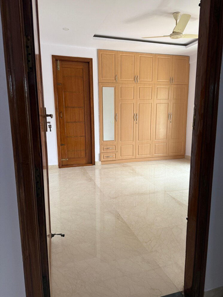 Room, mc-castle 3 Bedroom 1700 Sq.Ft. Apartment In Indiranagar Bangalore 9174307